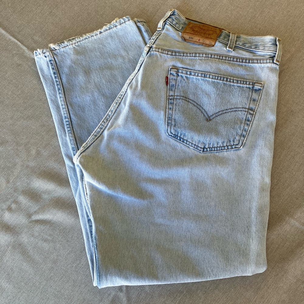 Levi's Classic Light Blue Jeans 42 x30 button fly.